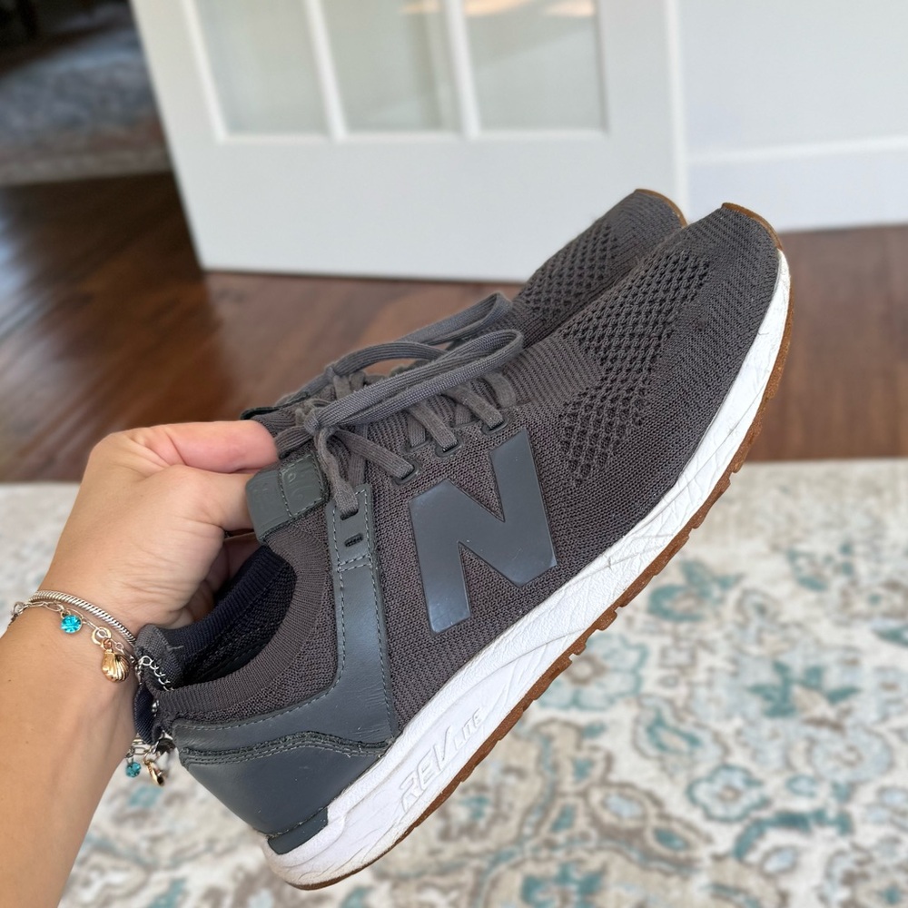 New Balance 240 v5 grey and white trainers size 9.5 super comfy and casual